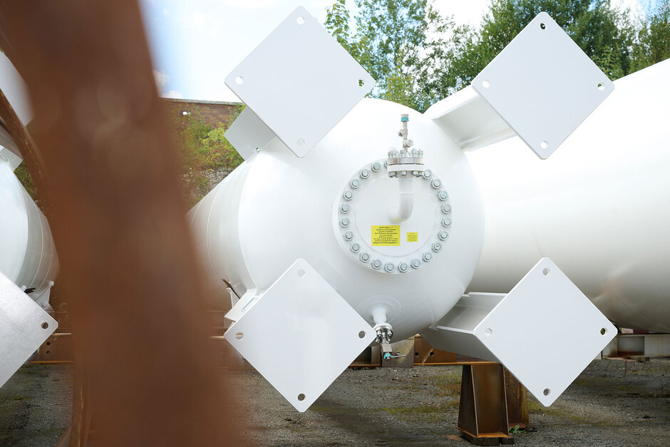 high pressure tank
